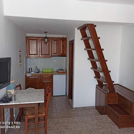 Asvestoti Mesonettes Blue Light Σιελ Μεζονετεs Hotel Pera Gyalos Eksteriør billede